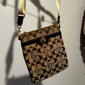Vintage Coach Crossbody bag